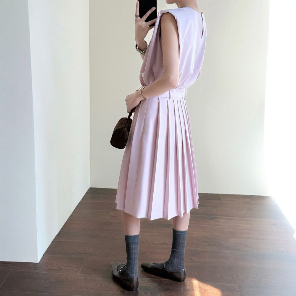 Gentle Pink Color Palette! Sleeveless Loose Vest with 3D Cut Pleated Skirt Set